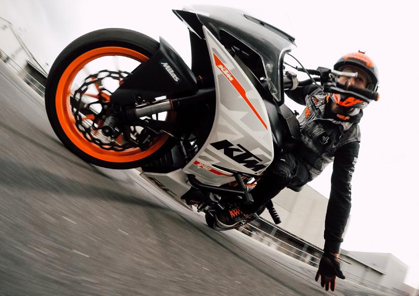 Pneumatiky pro silniční motocykly Motocyklové pneumatiky pro sportovní použití, naháče, supermoto a silniční motocykly.
