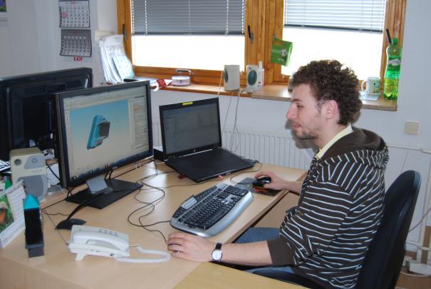 pre produkty v automotive; - kompletný vývoj plastových výliskov; -