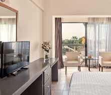 73, 74 V resortu se nachází dvoulůžkové pokoje s přistýlkou, které garantují kvalitní ubytování pro Vaši nezapomenutelnou dovolenou.
