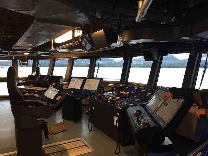 Zajištění bezpečné plavby (především vedení bezpečné navigace) jak v