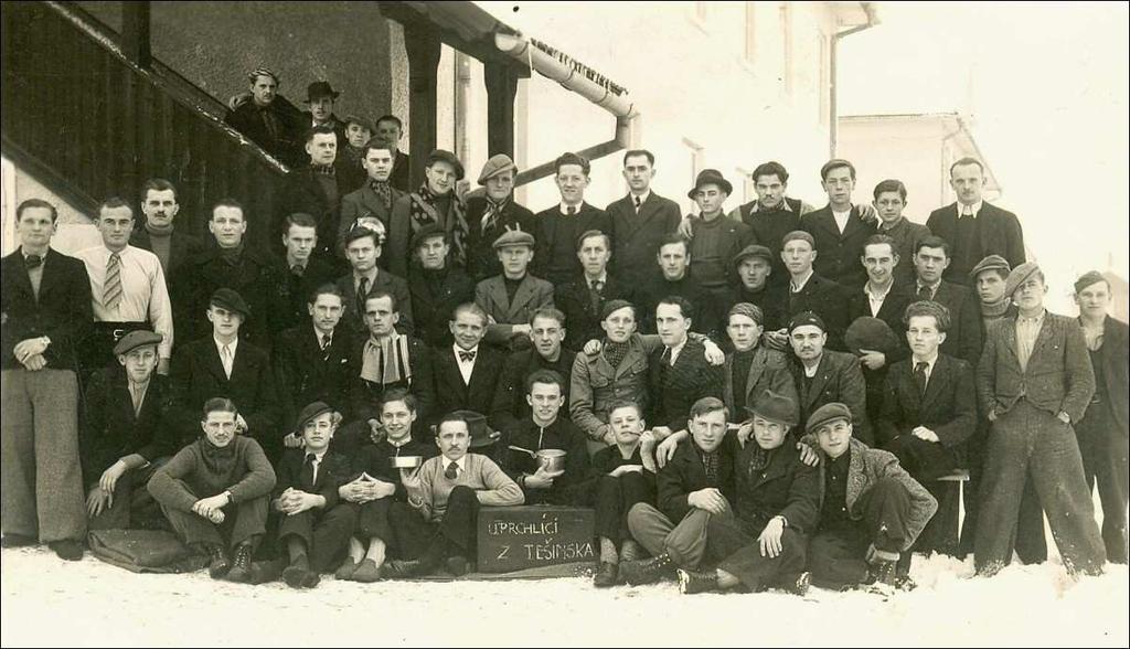 120/05 Na Vánoce 1938 a v lednu 1939 se jejich počet ještě zvýšil, denně přibývalo až 150 vyhnaných osob, především z okupované části Těšínska.