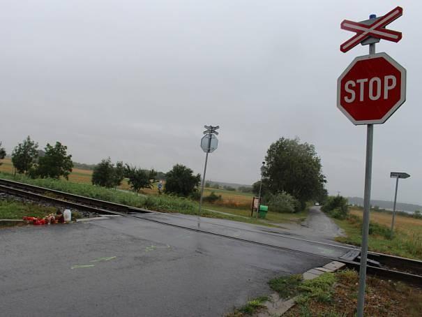 2.3.1 Přejezdy zabezpečené výstražným křížem Přejezdy zabezpečené pouze výstražným křížem nejsou vybaveny přejezdovým zabezpečovacím zařízením, které by varovalo uživatelé pozemní komunikace, že se k