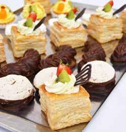 Catering Drobné občerstvení Catering na míru Občerstvení i úpravu interiéru přizpůsobíme Vašim požadavkům.