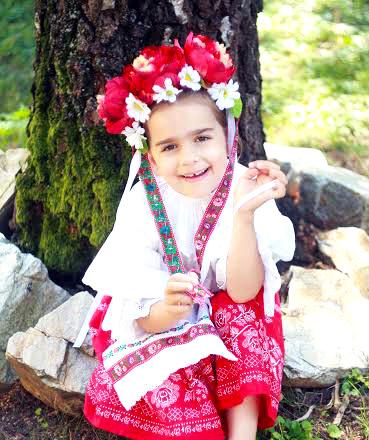 XXIV. NOVOZÁMOCKÝ FESTIVAL DETSKÝCH FOLKLÓRNYCH SÚBOROV S MEDZINÁRODNOU ÚČASŤOU ZACHOVAJME FOLKLÓRNE TRADÍCIE V NITRIANSKOM SAMOSPRÁVNOM KRAJI Novozámocký Zlatý levík a jeho