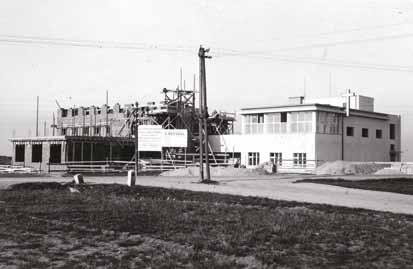 Terezie z Lisieux. 24. října uplyne 80 let ode dne, kdy byl tento komplex budov uveden slavnostním vysvěcením do provozu. Připomeňme si proto, jak došlo k jeho vybudování a čím vším od té doby prošel.