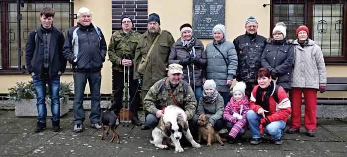 silvestrovské noci! Novoročního pochodu se zúčastnilo 14 osob a tři psi.