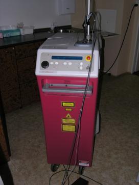 Laserové záření se nejlépe vstřebává v tkáních, kde je přítomno červené krevní barvivo (hemoglobin), proto je nejúčinnější při ošetření měkkých tkání, jako je dáseň, sliznice nebo kůže.