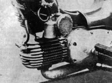 Jedny z prvních informací o novém malém motocyklu Jawa byly zveřejněny v listopadu 1954, tedy krátce poté, co z pražské prototypové dílny sjely první vyrobené motocykly.