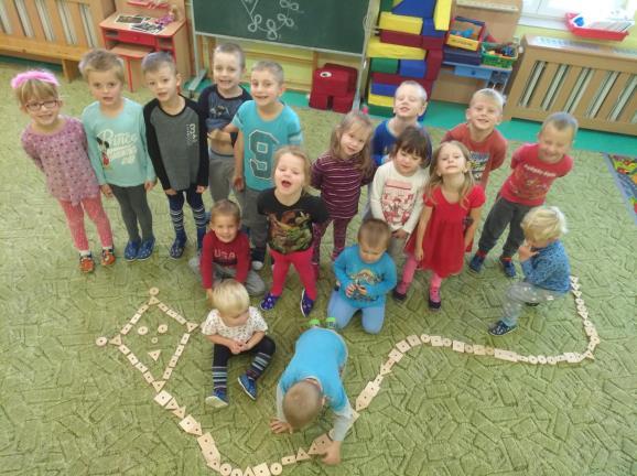 pro děti velmi zábavné a naučné. Teď už se připravujeme na zimu a na vše s ní spojené. Děti se těší na sníh a sněhové radovánky.