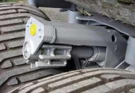 Trakční váleček hydromotor je napojen na váleček s osazením, který je pomocí hydraulického pístu přitlačen na profil pneumatiky. Otáčením válečku je možné dosáhnout tažné síly na jedno kolo až 3 tun.