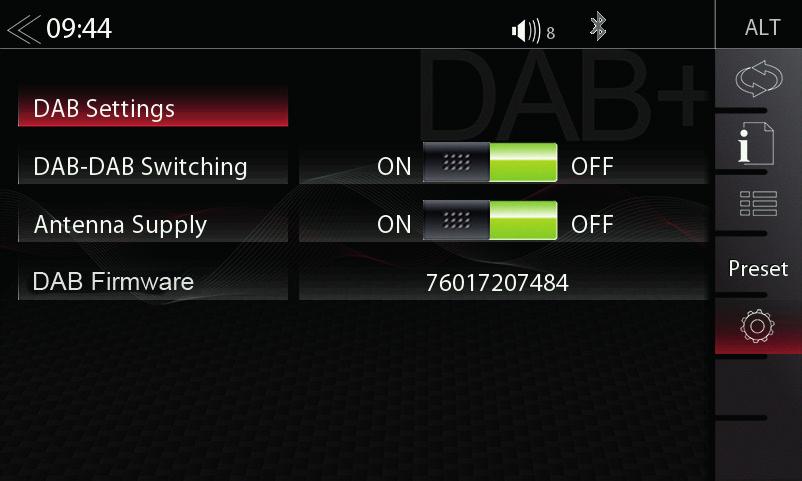 NASTAVENÍ DAB+ Stránka nastavení rádia DAB+ umožňuje definovat důležité funkce, jako např. sledování stanic DAB<>DAB a FM<>DAB. Nebo aktivovat fantomové napájení koncovky antény DAB.