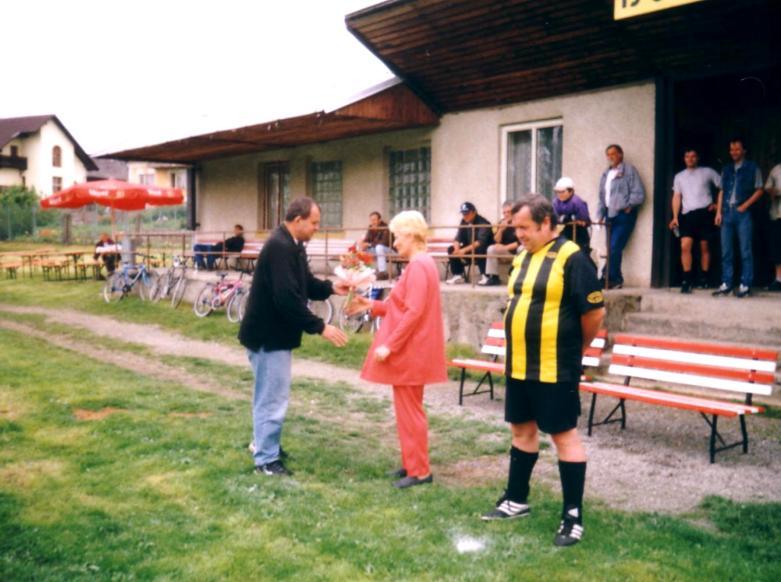 května 1998 Přivítání paní Aleny Blehové při zahájení turnaje starostou města a