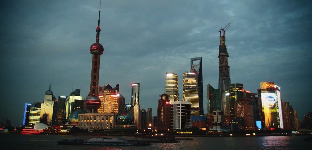 WANZL zpravodaj 7 Dění ve firmě Hojniks in Shanghai: Po roce v Šanghaji nábřeží bund s pohledem na pudong Milí kolegové, všem v Hněvotíně zasíláme srdečný pozdrav z Dálného Východu!