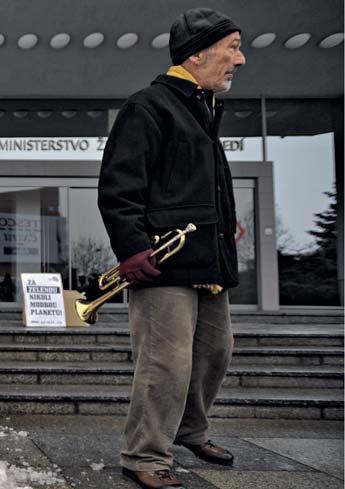 Ti na něj nezapomněli a udělili mu titul Ropák roku 2010 za antiekologický počin i Zelenou perlu za antiekologický výrok.