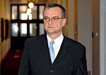 komentář Kalouskova splasklá bublina Plán vlády, jak v děravé státní kase ještě letos ušetřit šest miliard korun, vzal za své.