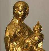Obr. 1.20: Zlatá Madonna pokrytá zlatým plechem, Dom-Schatzkammer, Essen, kolem roku 980
