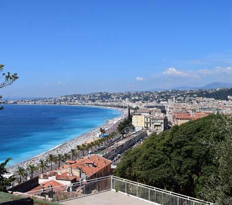 Videli sme justičný palác a najvýznamnejšie divadlo Theatre National de Nice.