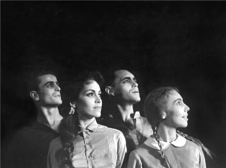 4. Růžena Mazalová, Viktorka, 30. 6. 1950. http://archiv.narodni-divadlo.cz/archivnidokumentfotografie.aspx?ad=12741 Vyhledáno 19.