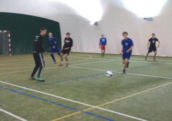 HLAVNÍ VEDOUCÍ: Marek Štěpán POMOCNÍ VEDOUCÍ: David Průša Trénovali jsme v areálu SOU U Krbu, v zimě pak v tělocvičně gymnázia Botičská, zápasy jsme hráli v Selesiánském středisku v Kobylisích.