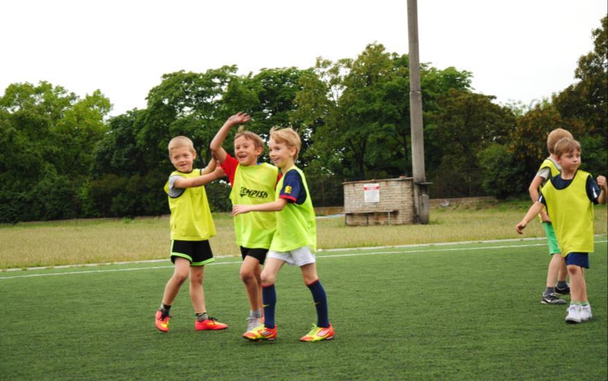 AFC PRAHA BRANÍK DĚTI místo: Praha počet účastníků: 20 termín: celoročně Dětský fotbalový kroužek pro hráče ve věku 6-8 a 9-12 let.