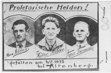 3 Vermutlich in der Tschechoslowakei gedruckte Erinnerungspostkarte an drei kommunistische Kuriere aus Sachsen, die im Juli 1935 bei Altenberg mit Drucksachen aus der ČSR kommend in einen Hinterhalt