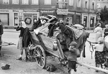 Daneben gehörten zu den alltäglichen Praktiken das Arbeiten gegen Naturalien, aber ebenso das Betteln und das Stehlen.