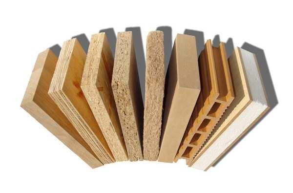 5. MATERIÁLY NA BÁZI DŘEVA maximální využití dřevní hmoty ( včetně odpadu z třískového dělení ) jednodušší výroba desek výroba staticky optimálních nosných konstrukcí ( nosníky různých průřezů, rámy,
