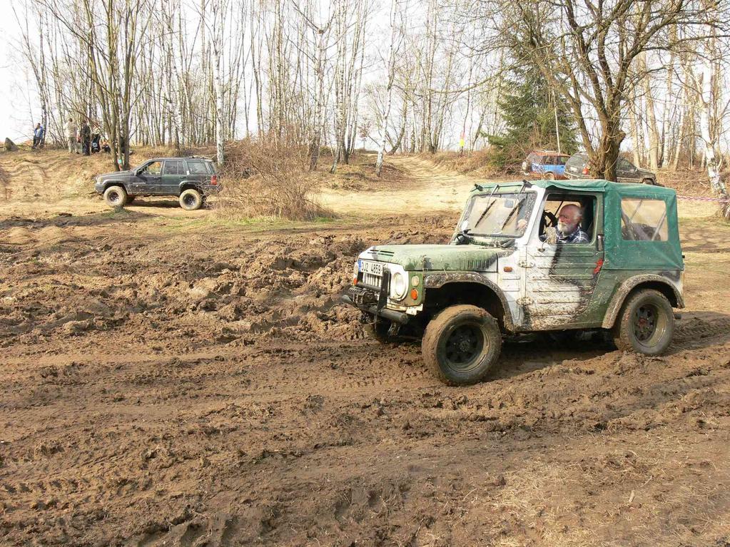 Offroadová vozidla - narušení a stržení drnu, zhutnění půdy, vznik a obnova tůní - stále nevyužitý