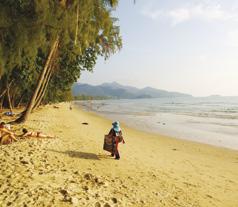 KAMBODŽA THAJSKO Koh Chang 1. den Odlet z Prahy přes Dubaj do Thajska. 2. den Přílet do thajské metropole BANGKOKU. Transfer na ostrov KOH CHANG, který je cca 30 km dlouhý a 14 km široký.