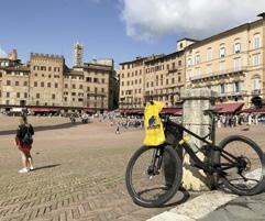 Cykloturistika typickou toskánskou krajinou, vyhlášenou vinařskou oblastí Chianti až na ubytování do POGGIBONSI (cca 36 km).