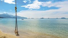 THAJSKO Koh Chang Koh Kood 1. den Odlet z Prahy přes Dubaj do Thajska. 2. den Přílet do thajské metropole BANGKOKU.