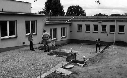 výměny oken a akumulační kamna v MŚ byla nahrazena tepelným čerpadlem Co se týká Základní školy prošla rekonstrukcí jídelna, tělocvična, osvětlení, radiátory, lavice, nábytek, výpočetní a další