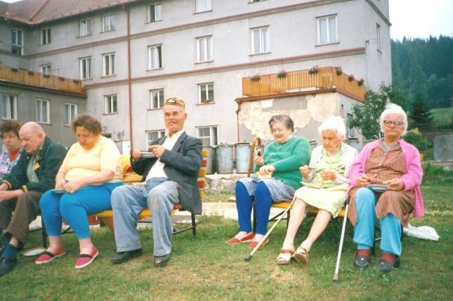 spotřebiči z nerezové oceli.