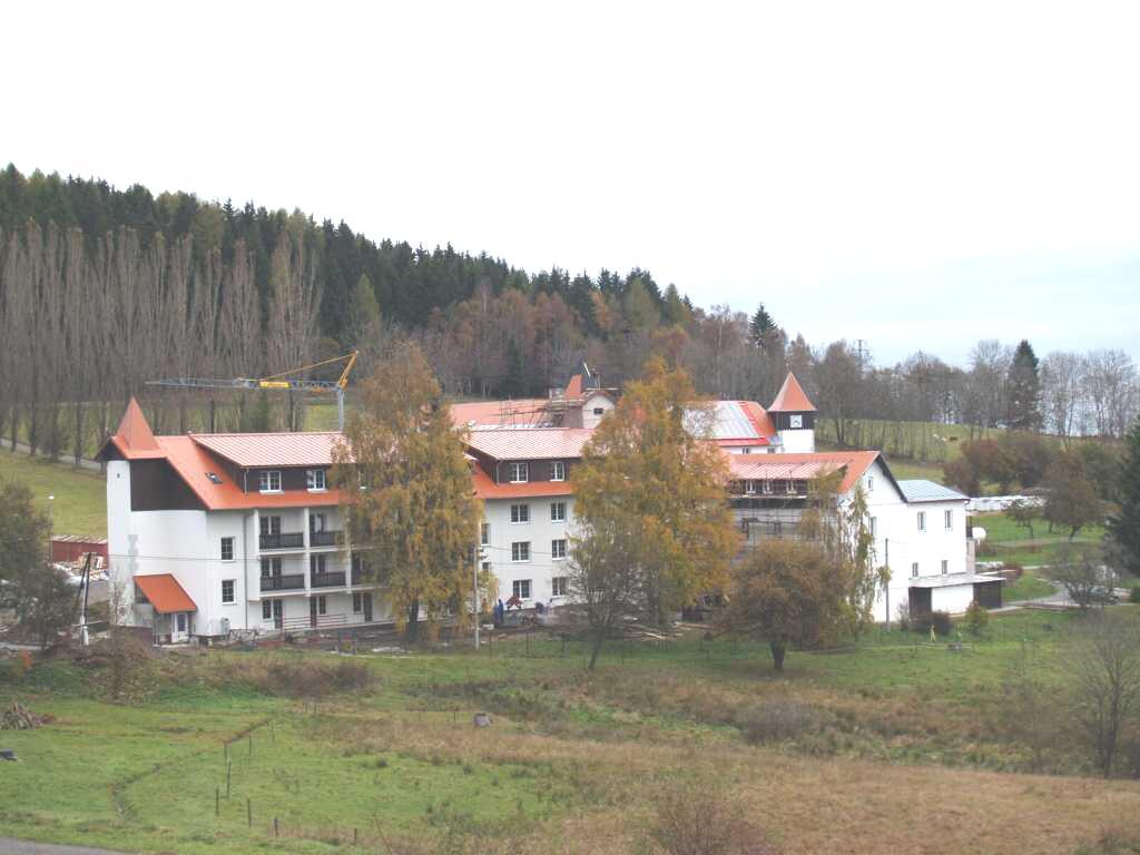 lůžkového výtahu.
