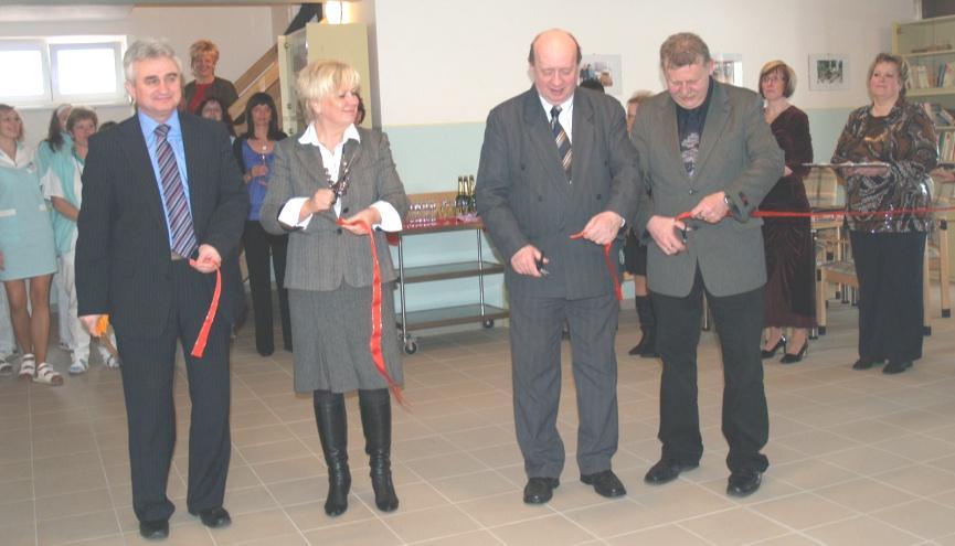 zahrady a k souvisejícím venkovním úpravám (parkoviště,