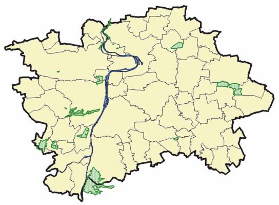 Kaňon Vltavy u Sedlce Havránka a Salabka Praha - Letňany U paty skal, kde se tříští padající uvolněné kameny a skalní bloky, se v suťovišti nachází kromě specifického společenstva bezobratlých také