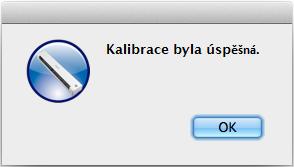 Kalibrace skeneru f Uchopte kalibrační list za okraje a vsuňte jej do otvoru podavače, jak je to znázorněno níže. Klikněte na OK.
