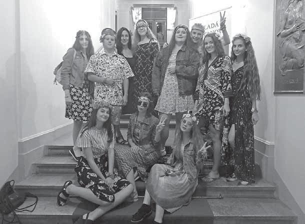 Na festivalu jsme se v krásných prostorách Smetanova domu Okénko sociálních služeb a prorodinných aktivit Kadaně Aktivní prázdniny v Prunéřově V rámci našich služeb (sociálně aktivizační služby pro