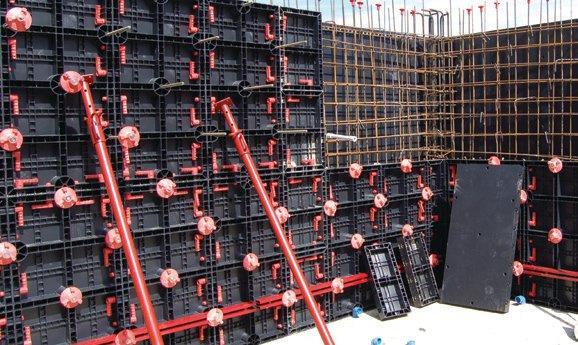 GEOPANEL umožňuje výrobu betonových stěn, základových pásů, jakékoliv tloušťky, délky a výšky.