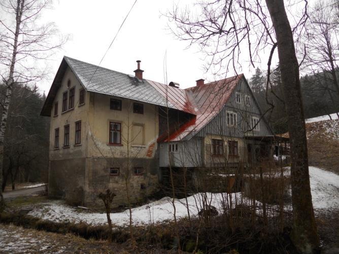 6 - Čermákův mlýn č. p. 80 Makov, část Pasek nad Jizerou Makovský potok 294 Podle ústního sdělení Andrey Bariakové (odborná pracovnice Krkonošského muzea v Pasekách, Památník zapadlých vlastenců, nar.