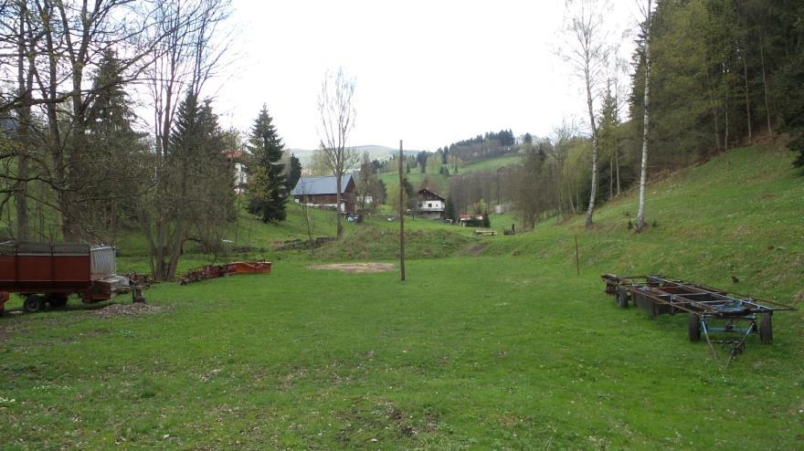 5. 2016. 310 Podle ústního sdělení Oliny Soukupové (pamětnice, nar. 1923) dne 5. 5. 2016. Olina Soukupová, rodačka z Pasek nad Jizerou, si pamatuje mlýn, když už byl rozbořen a na jeho místě se nacházely zbytky zdiva.
