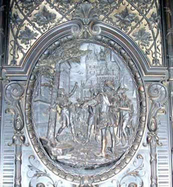 Johann Schindler, palác Equitable, portál