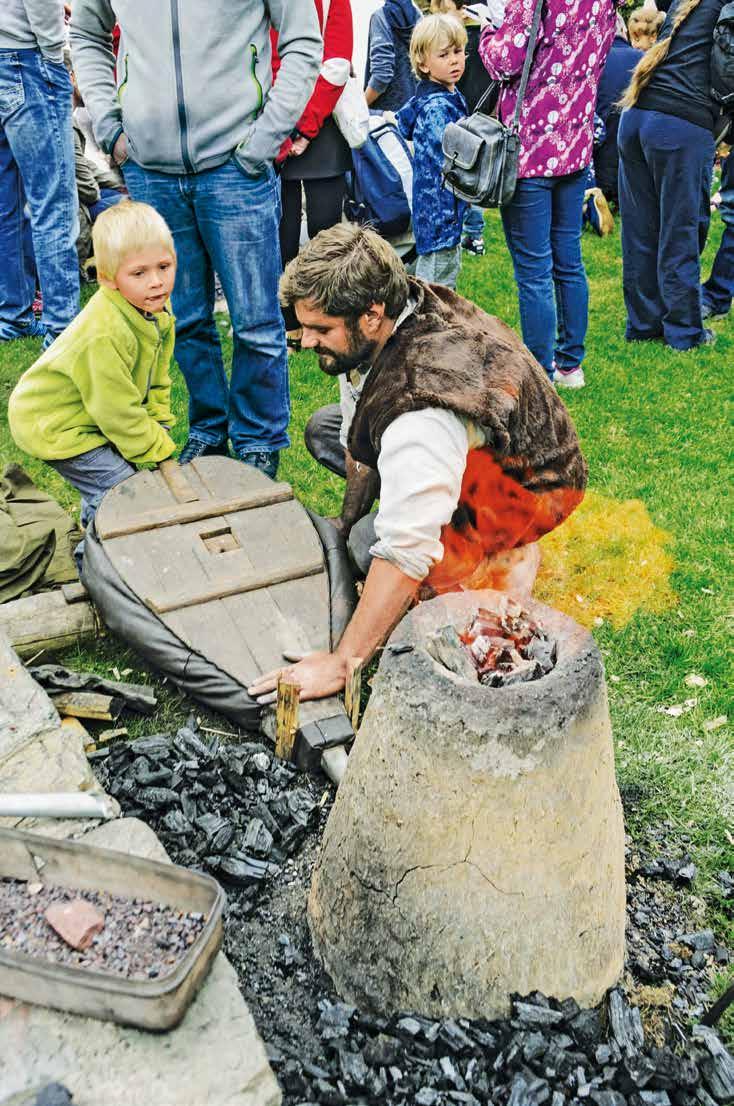 VĚSTNÍK MĚSTA A MĚSTSKÉHO ÚŘADU