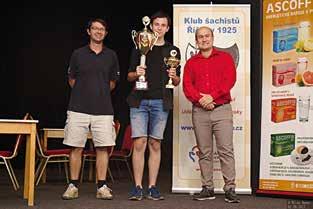 bojovaly o FIDE body všechny věkové kategorie bez rozdílu výkonnosti. Velké uznání je potřeba vyslovit nejstaršímu účastníkovi, Františku Křížkovi z Říčan.