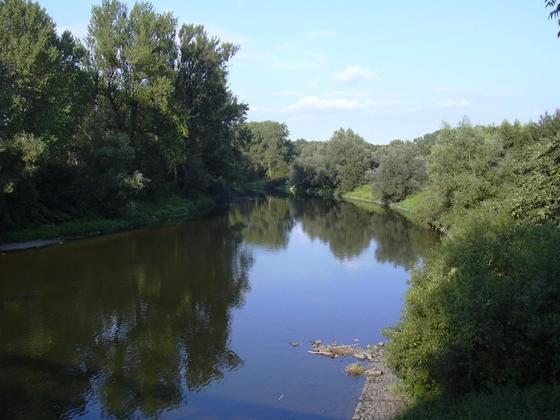 OHŘE Obr. 8-4 Ohře z mostu u Budyně nad Ohří (Foto Miraceti CC-BY-SA-3.