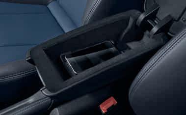 Výbava Světla Design Volanty/ovládací prvky Komfort Infotainment Asistenční systémy Technika/bezpečnost Prodloužená záruka Audi Asistenční systémy Audi phone box⁵ telefonování ve vozidle s lepší