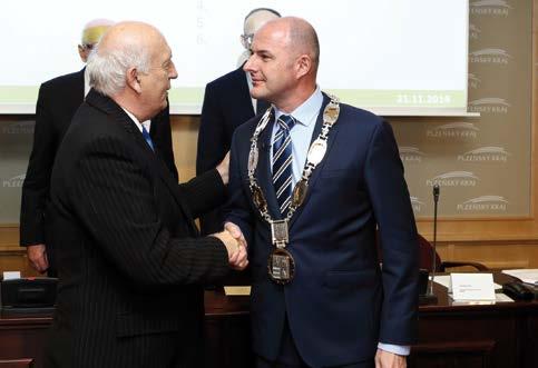 Kalendárium sportovní haly Sportovního gymnázia v Plzni Skvrňanech. 25. října Hejtman Václav Šlajs se setkal se členy Klubu veteránů 11. tankového pluku v Hotelu Continental v Plzni. 26.