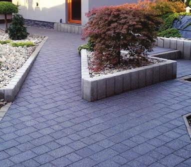 Dlažbový program City 6 cm - elegantná a efek vna Zachované všetky výhody: elegancia dosiahnutá ušľachtilým povrchom s prírodným kamenivom, moderný vzhľad s miernou fázou, v kombinácii s efektívnou