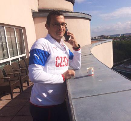 Terapie sportovce vyžaduje komplexní přístup MUDr. Martin Mohyla ortoped, Ostrava Protože mu pacientů s bolestmi kyčlí a třísel přibývalo nadmíru, vytvořil si ortoped MUDr.