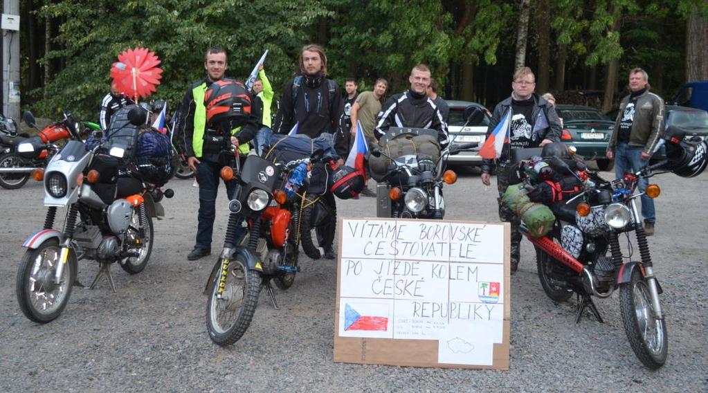 Když v roce 1976 došlo ke sloučení družstev, v Borové zůstali už jen koně z chovu pana Andrlíka, po kobyle, kterou dostala věnem jeho žena, rozená Kučerová.